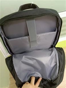 时尚轻便18寸涤纶双肩背包可装下14寸电脑用于商务出勤户外运动等